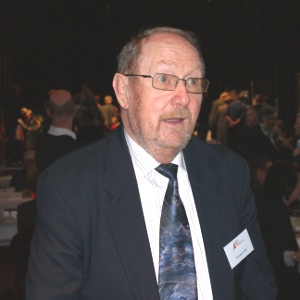 LAZ Georges, présent au salon du livre de Royat Chamalières LAZ Georges, présent au salon du livre de Royat Chamalières
