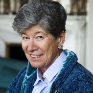 COURTILLÉ Anne, catégorie : Littérature régionaliste, présente au Salon du Livre de Royat Chamalières