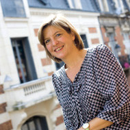 POURADIER-DUTEIL Fabienne, catégorie : Livre de collection, présente au Salon du Livre de Royat Chamalières.