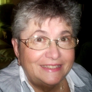 PLUCHARD Mireille, catégorie Littérature/Romans, présente au Salon du Livre de Royat Chamalières.