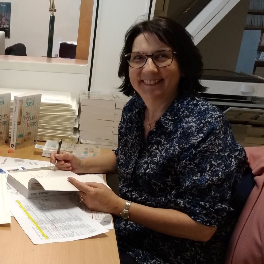 Portrait de Véronique CHAUVY - autrice présente au Salon du Livre de Royat-Chamalières 2019