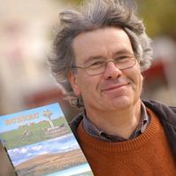 Portrait de Francis DEBAISIEUX - auteur présent au Salon du Livre de Royat-Chamalières 2019