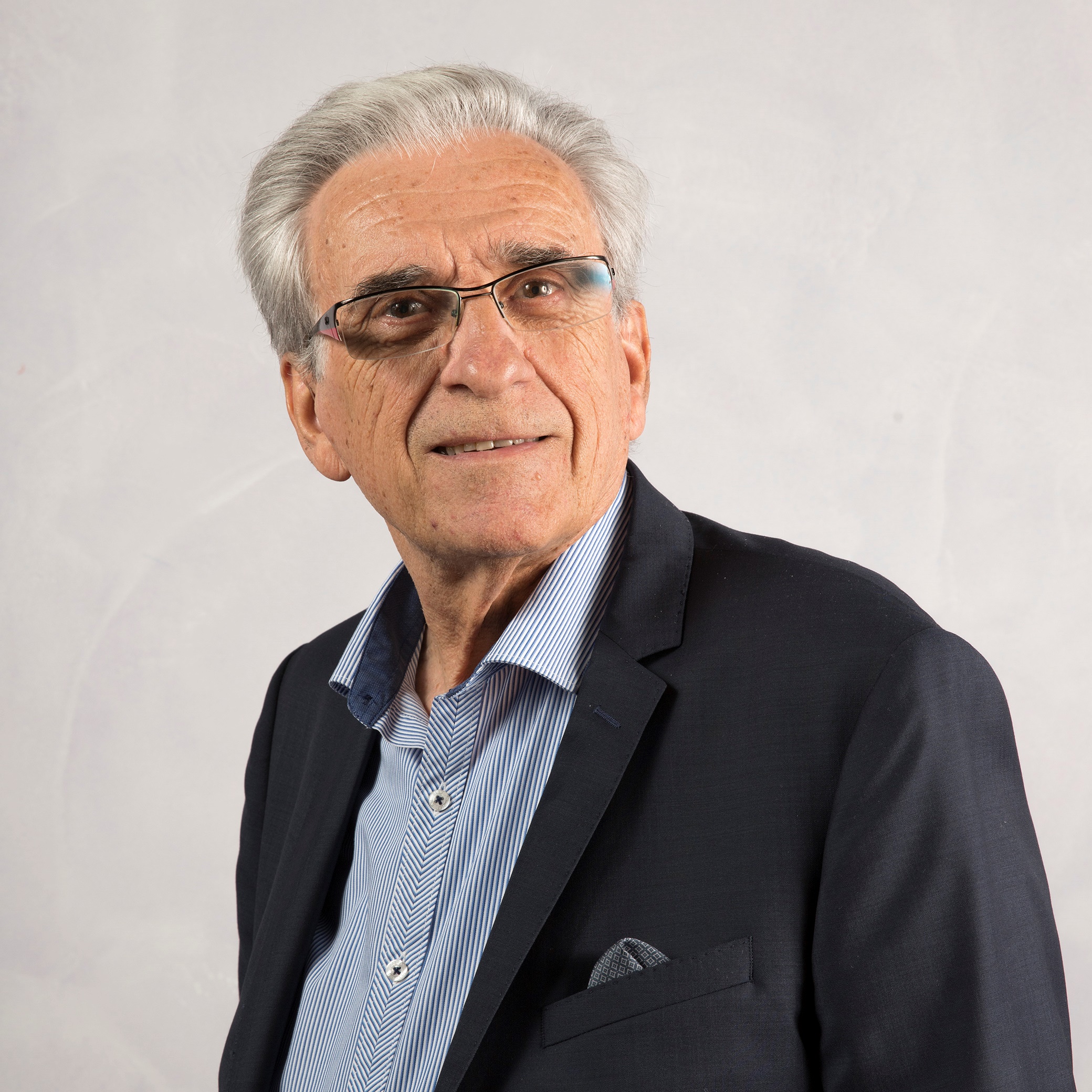 Portrait de Antonin MALROUX - auteur présent au Salon du Livre de Royat-Chamalières 2019