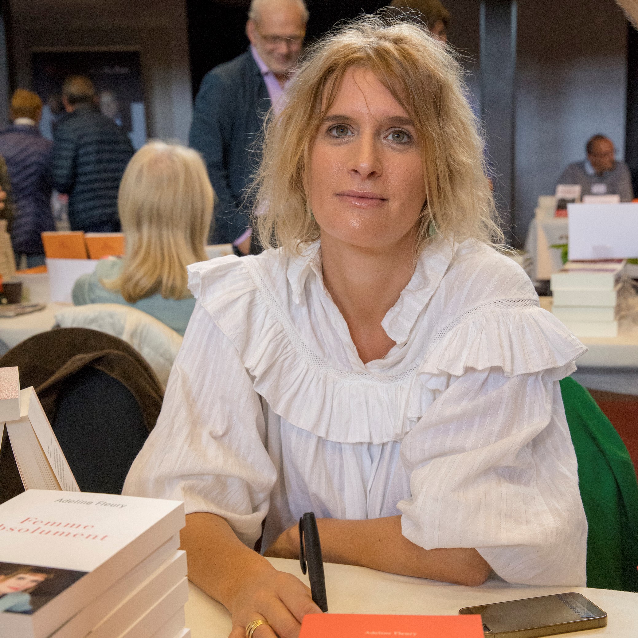 Portrait d'Adeline FLEURY - autrice présente au Salon du Livre de Royat-Chamalières 2020