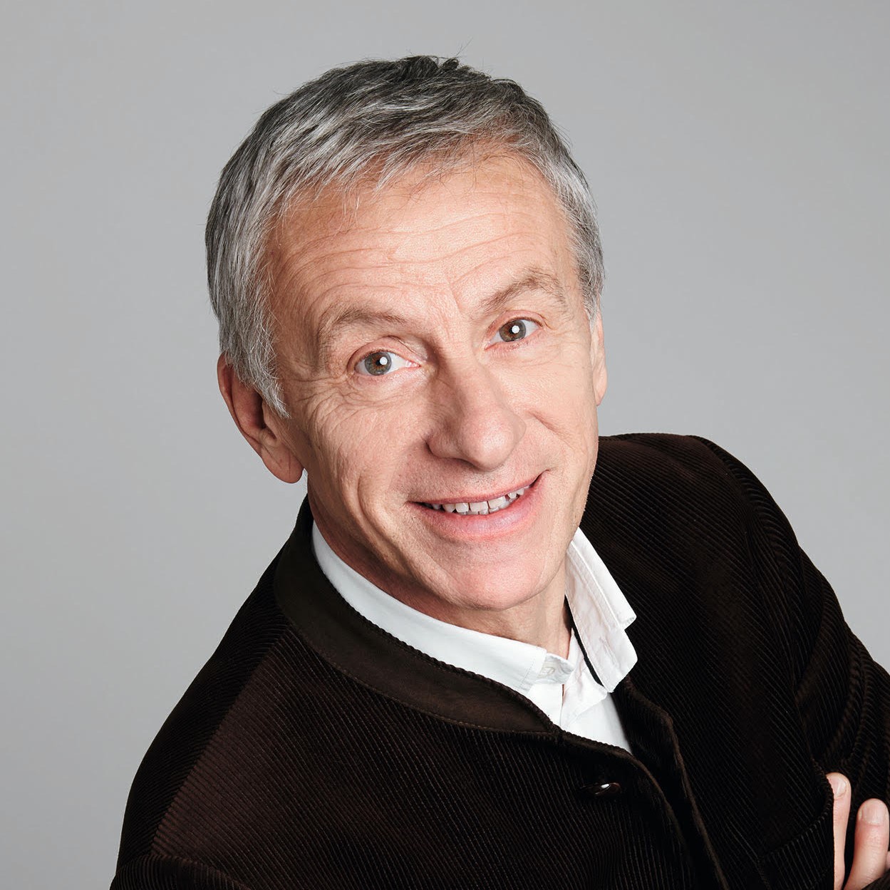 Portrait de Jean-Christophe RUFIN - parrain du Salon du Livre de Royat-Chamalières 2020 crédit photo Pascal Ito éditions Flammarion