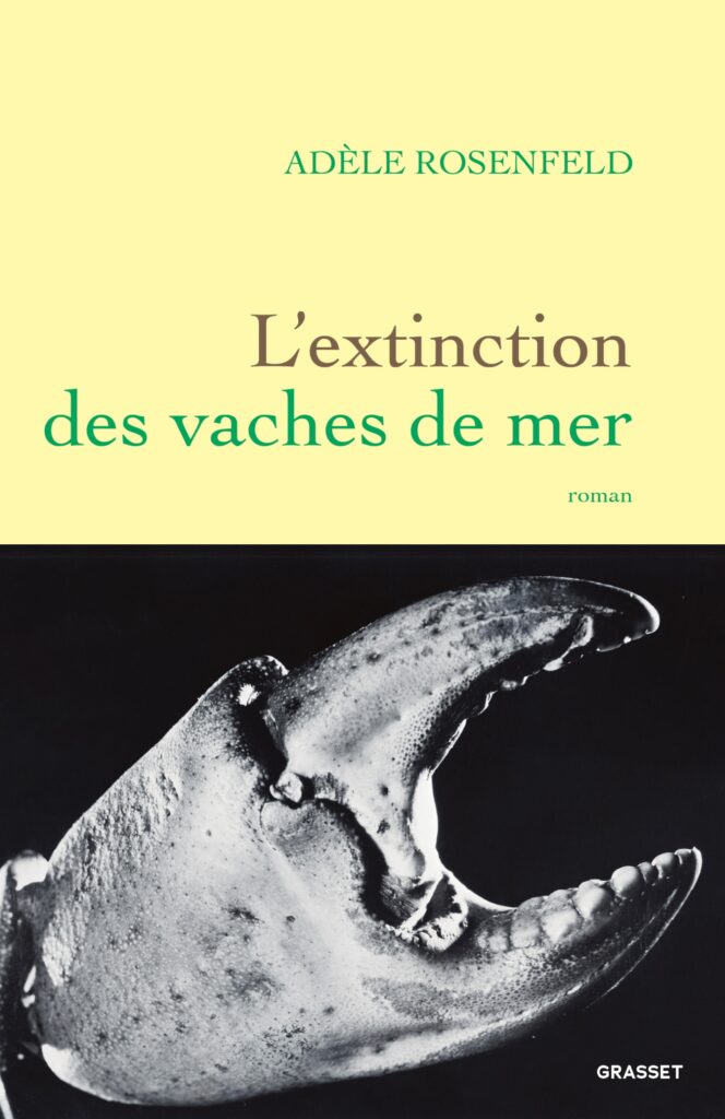 Couverture du livre L'extinction des vaches de mer d'Adèle Rosenfeld, présente au Salon du livre de Royat-Chamalières 2026